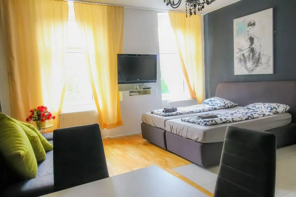 Cozy Two-Bedroom Apartment Mm16 location