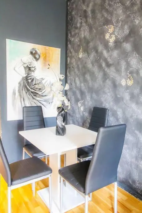 Cozy Two-Bedroom Apartment Mm16 Vienna